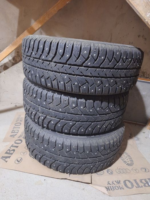 Зимные шины б/у.
