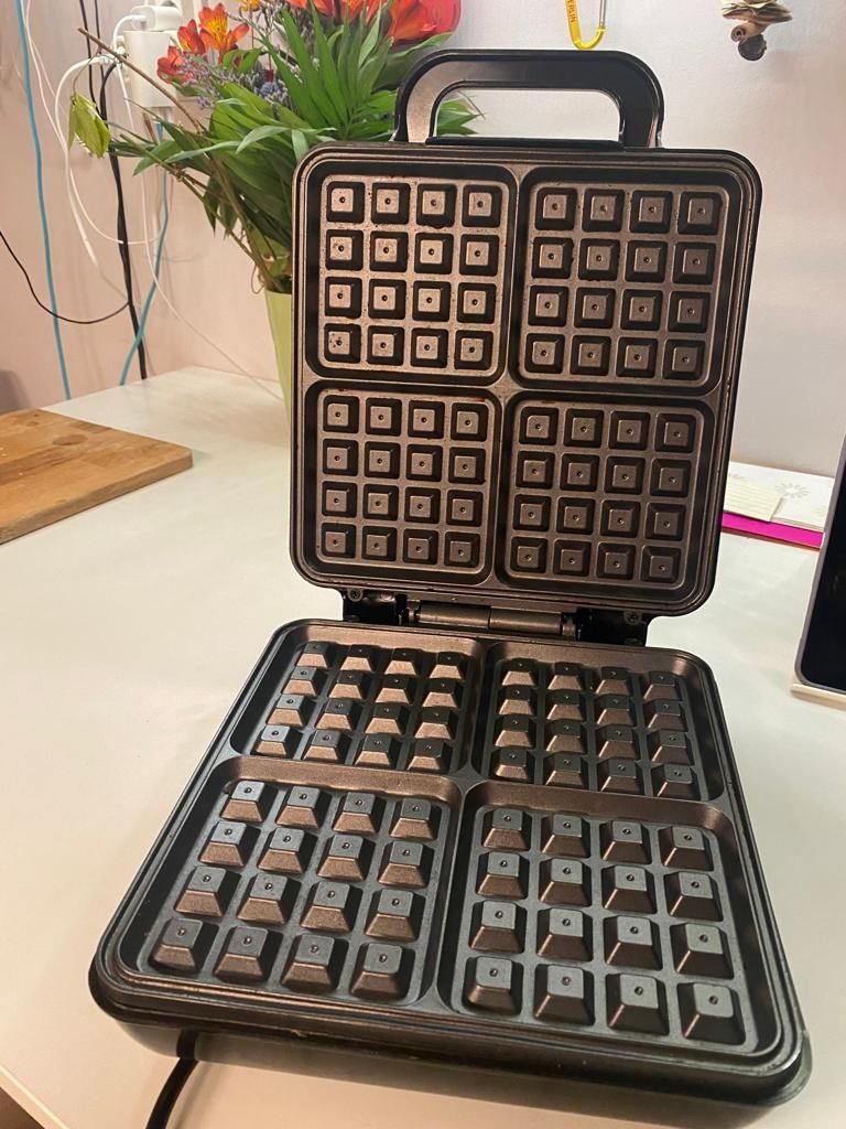 Aparat de vafe/gofre (Waffle Maker)