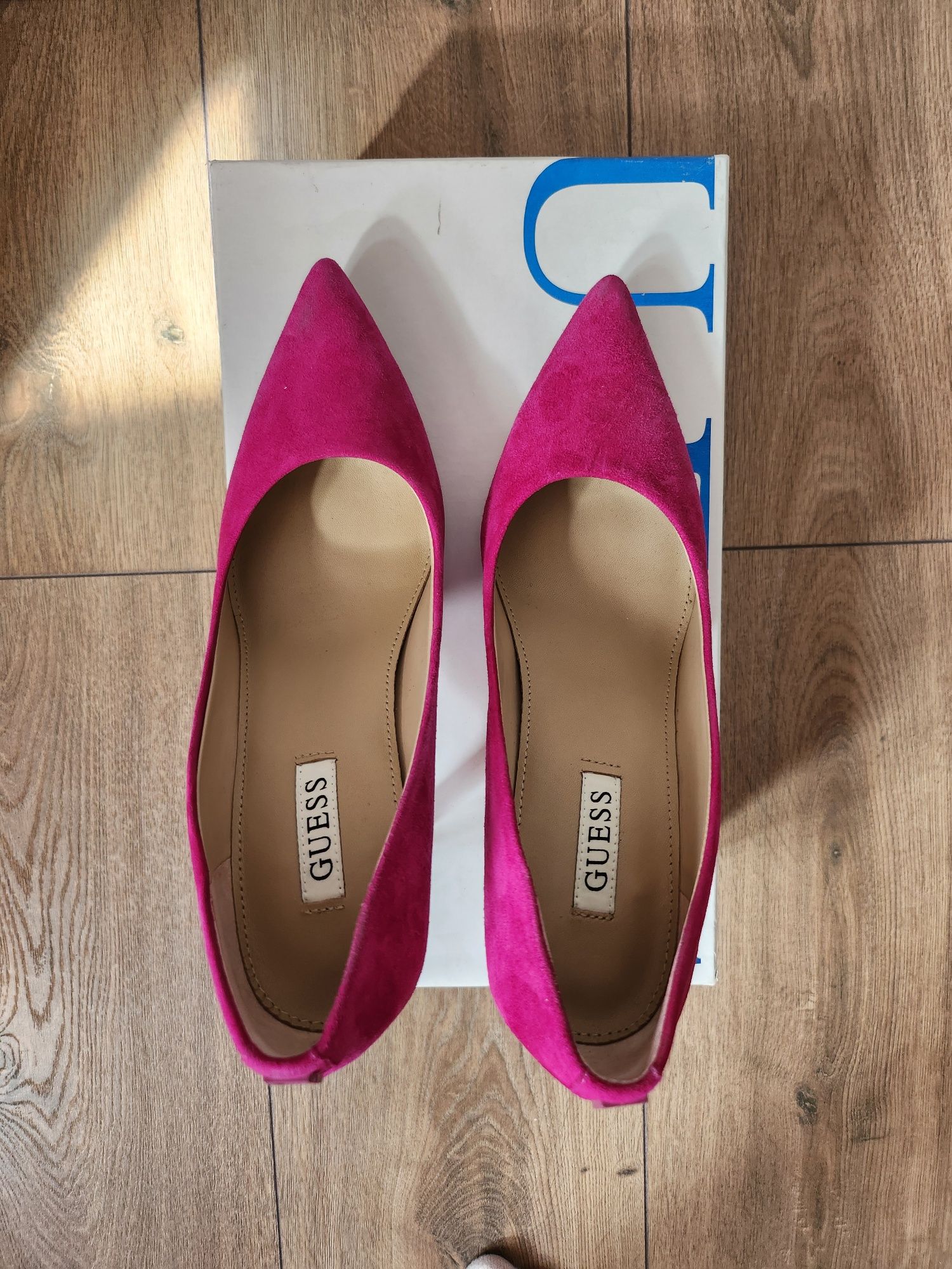 Дамски обувки на ток Guess