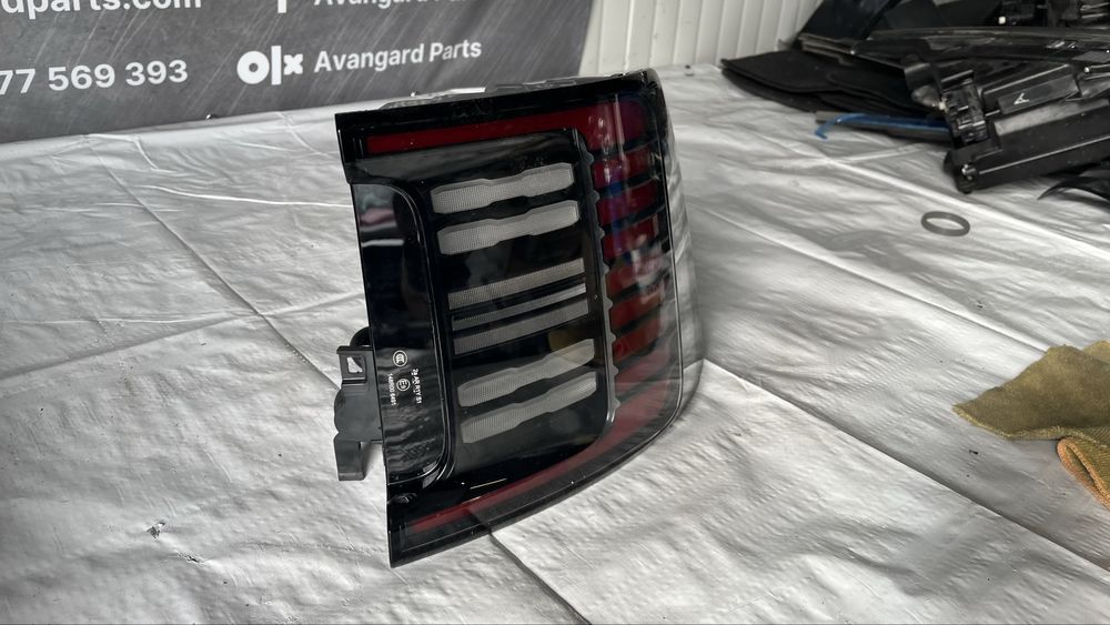 Ляв и десен стоп Volvo EX30 2023-