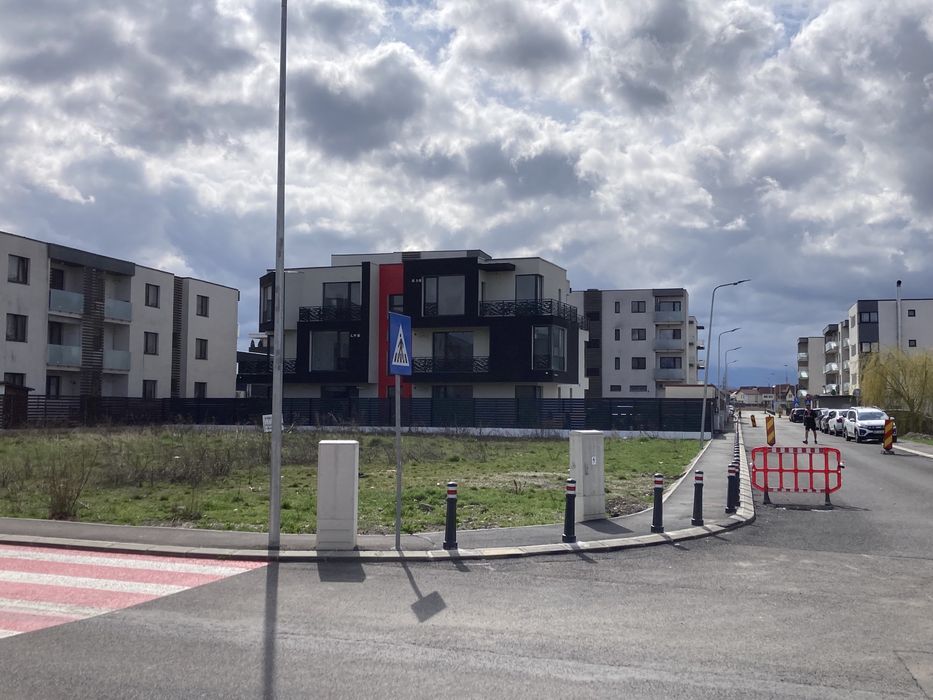 Teren Ghimbav Lamaitei colt Lalelei. Lot teren Ghimbav 2 strazi
