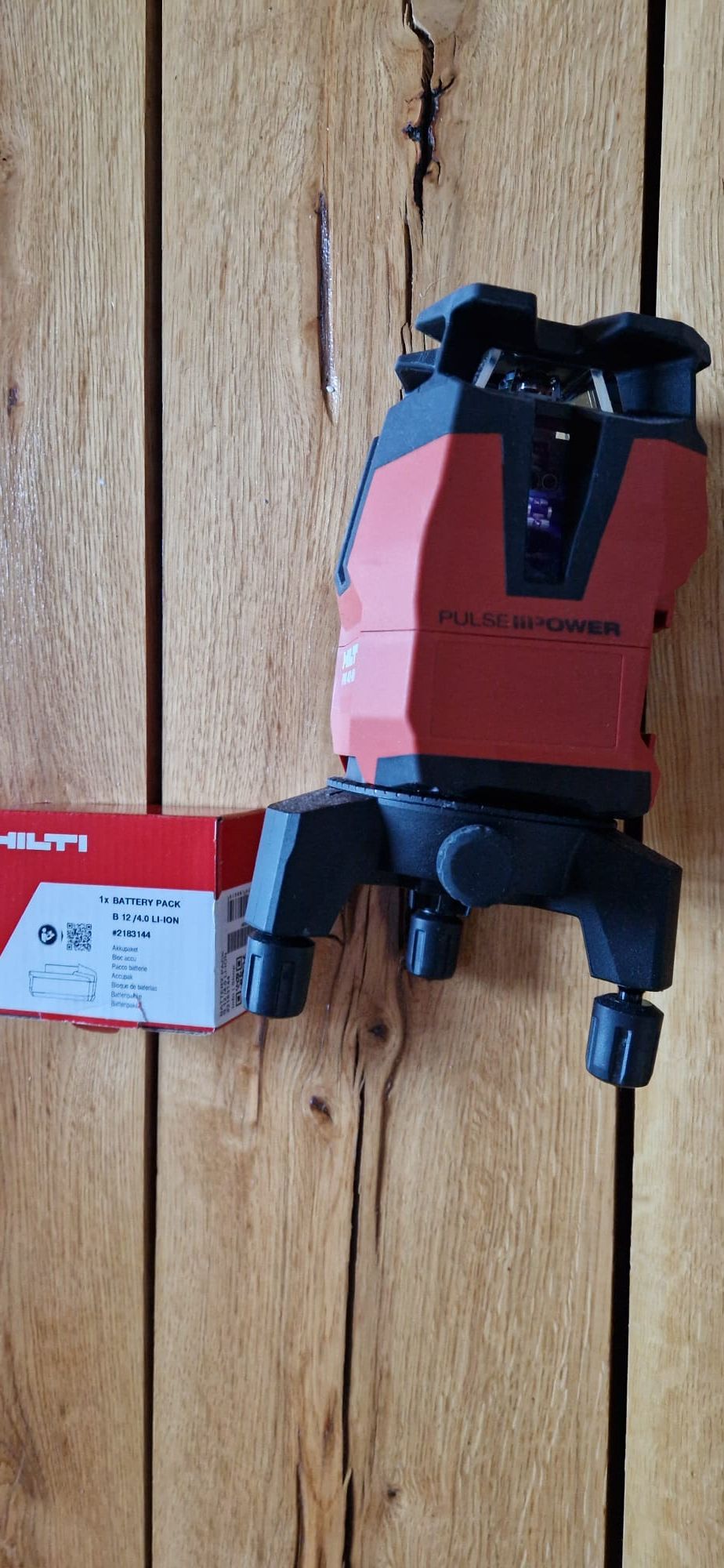 Hilti nivela cu linii punt verzi