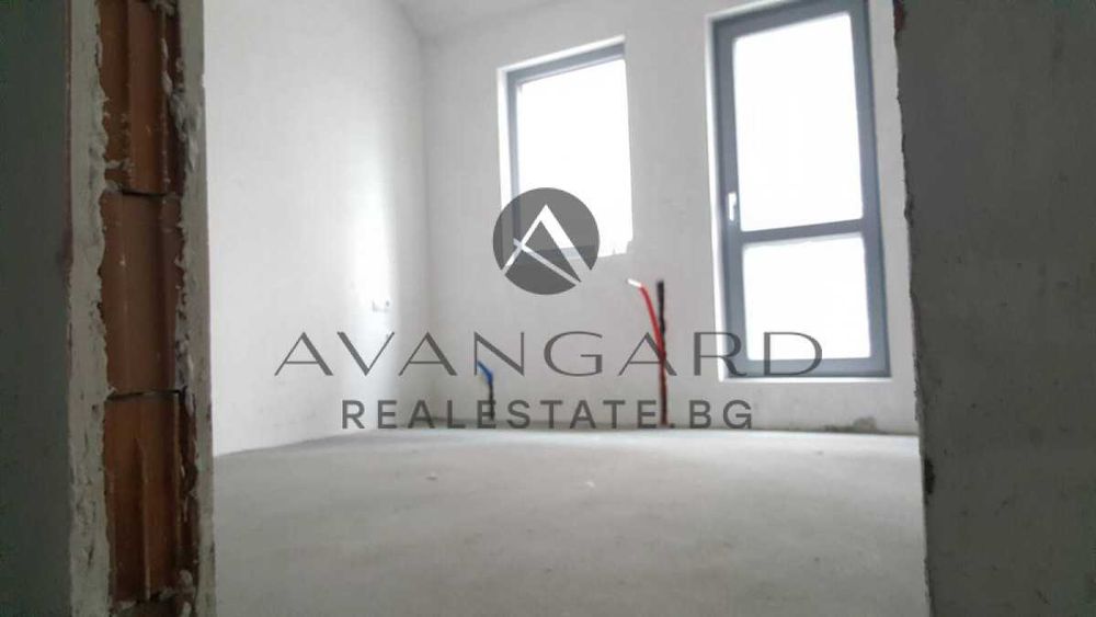 Продава се Тристаен апартамент в Пловдив, Кършияка - 134 кв.м за 2040 €/кв.м - Снимка #2