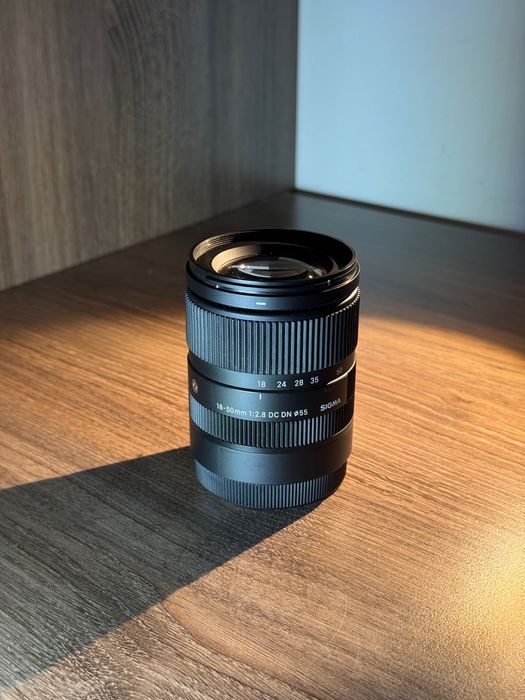 Sony a6400 + Sigma 18-50 f/2.8 DC DN