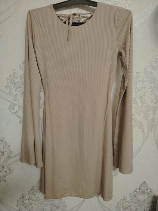 Женская одежда платья