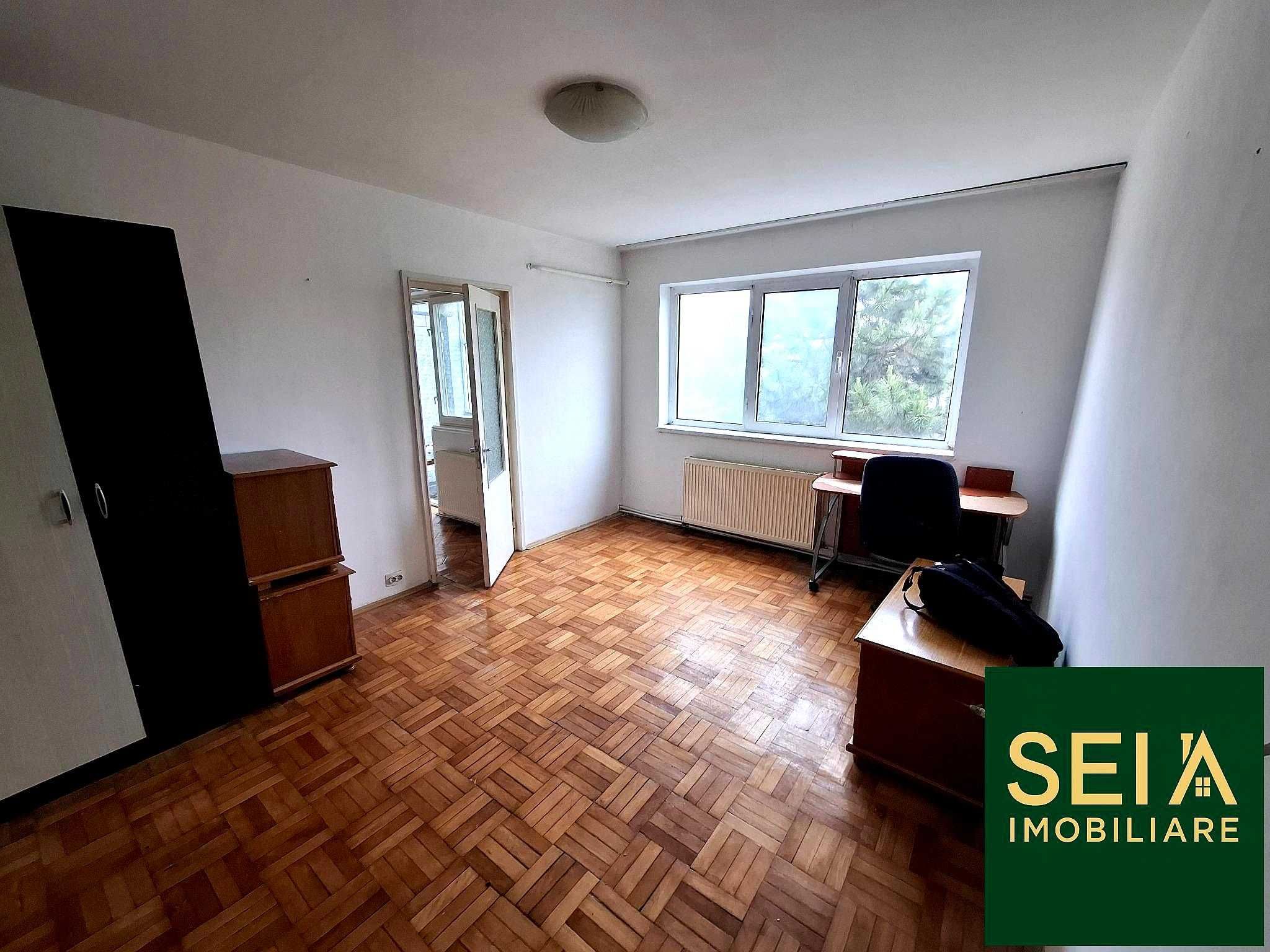Apartament 3 camere,  fără comision, str. Stadionului Bacău