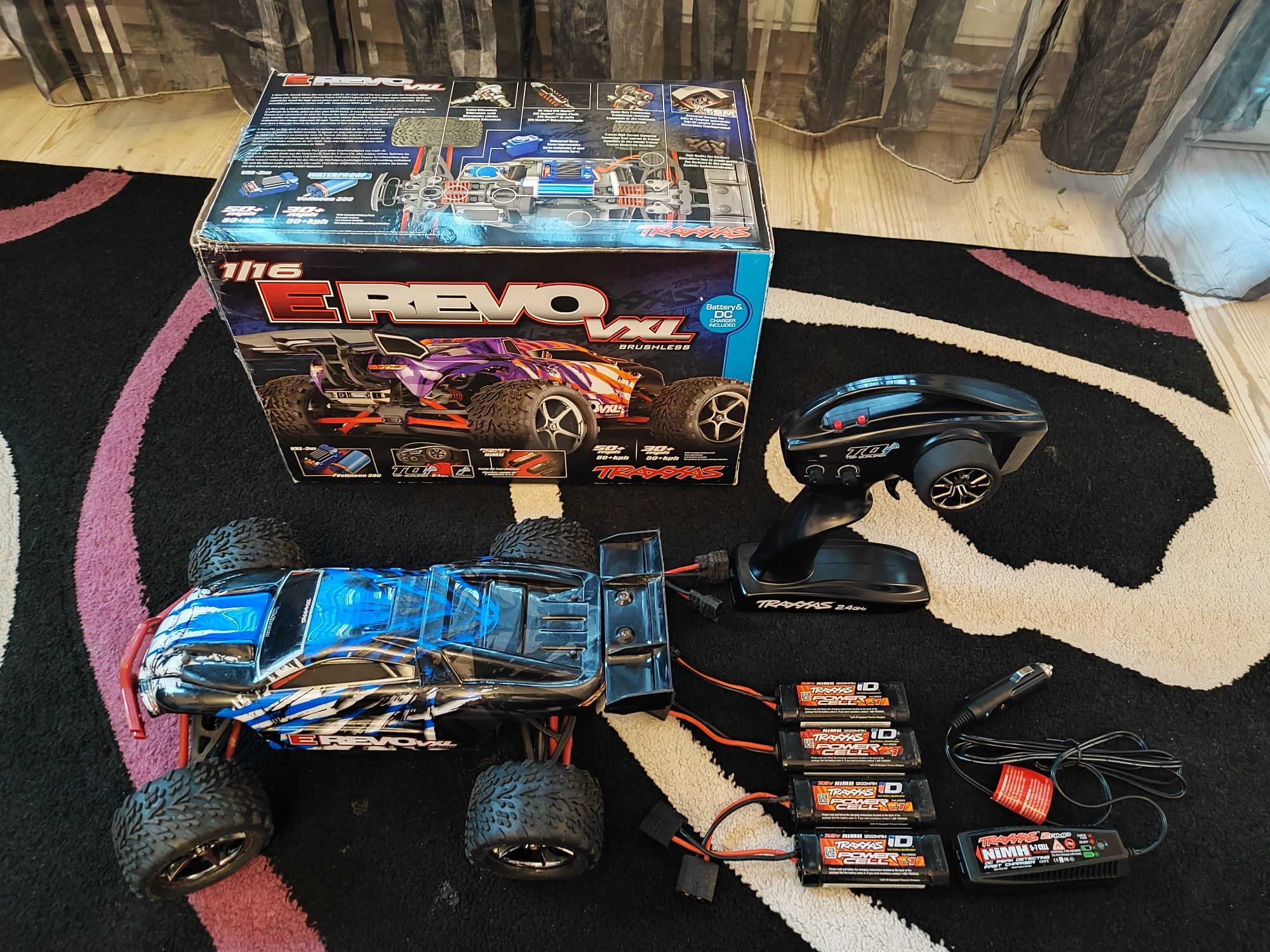 Traxxas e revo много запазено