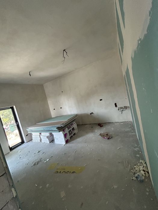 Amenajeri interioare Apartamente si case