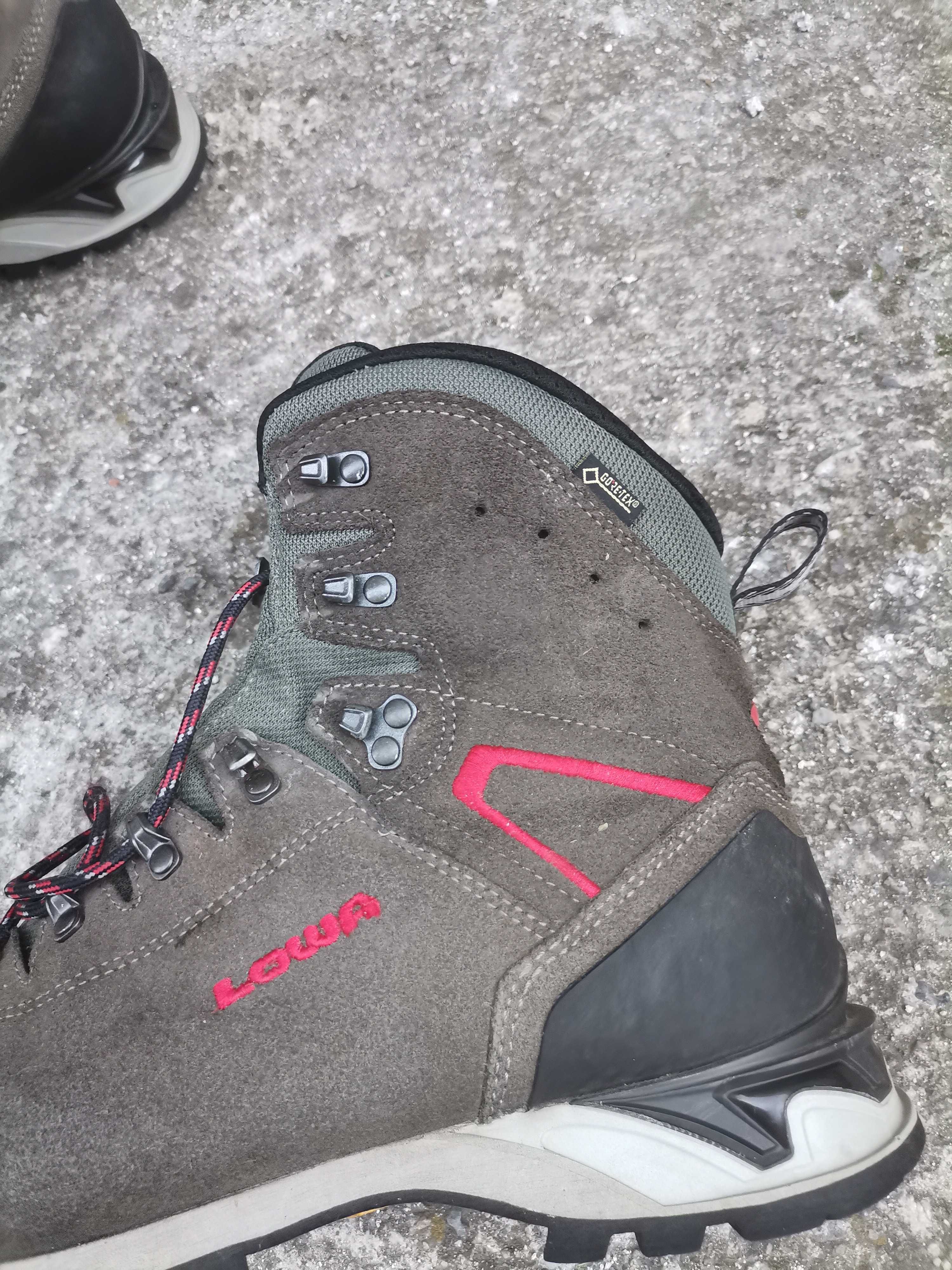Обувки Lowa gore tex