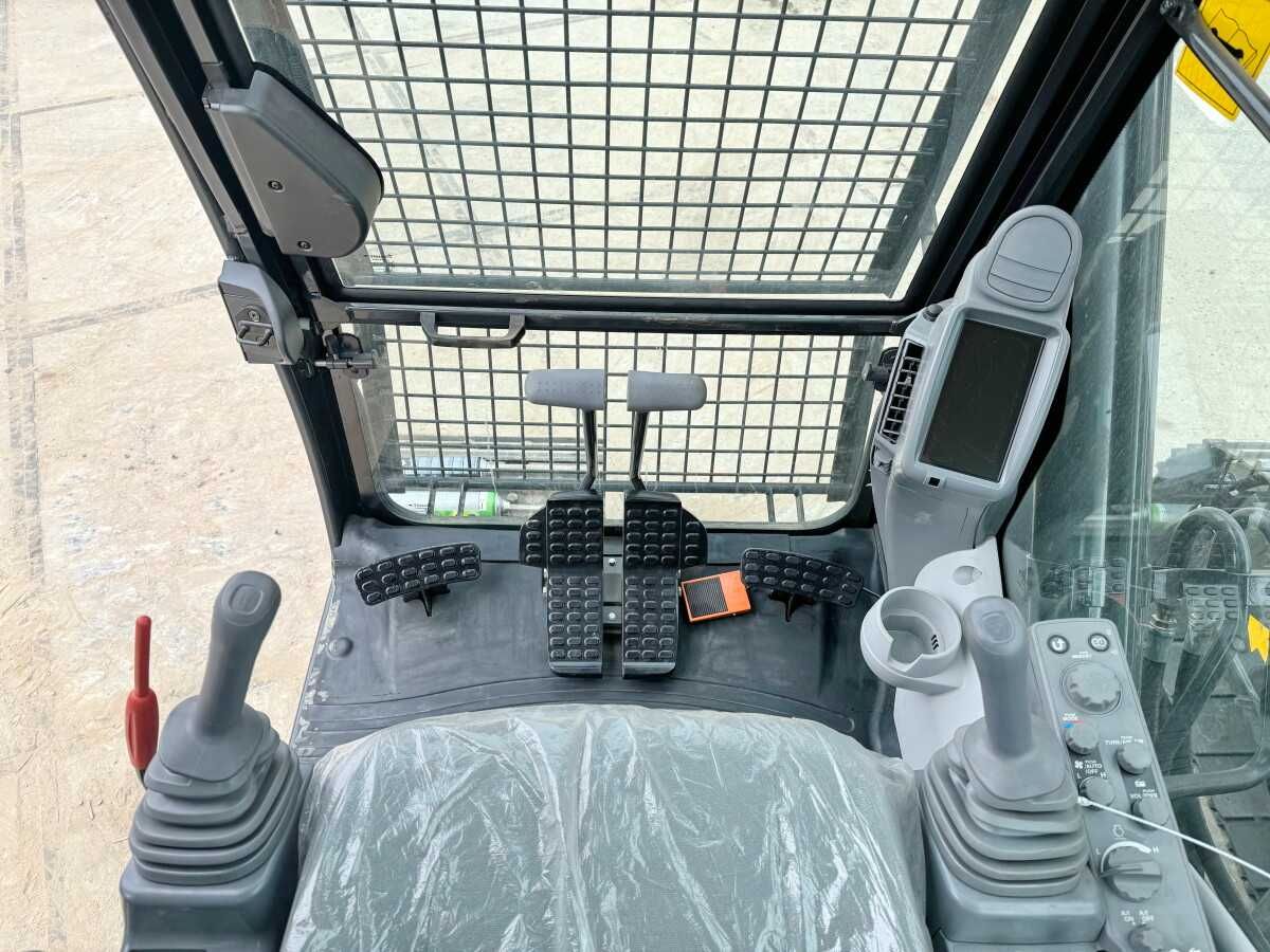 Excavator Hitachi ZX220LC -175 Hp , 21,7 T) Nou , + Video , + Leasing