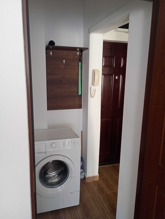 Garsoniera zona Izvor