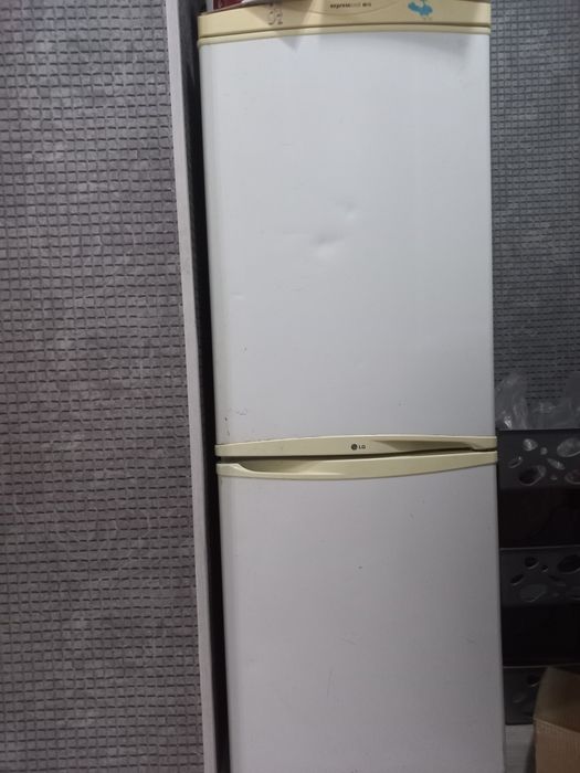 Холодильник LG буу