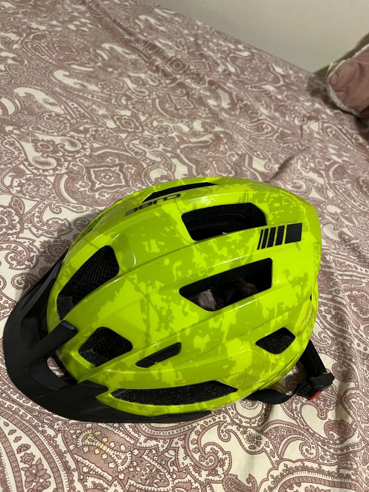 Casca Bicicleta Cube