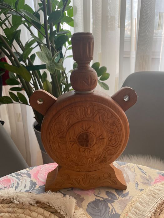 Plosca din lemn cu interior din sticlă