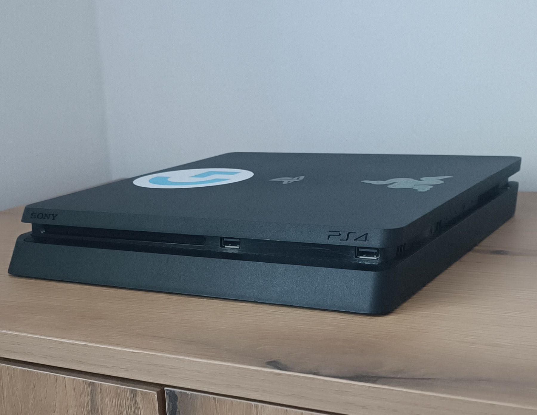 Playstation 4 slim 1000GB
