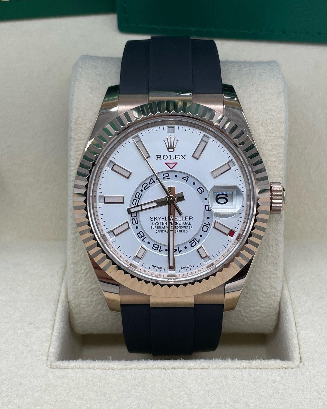 Rolex Sky-Dweller Rose Gold / Rubber