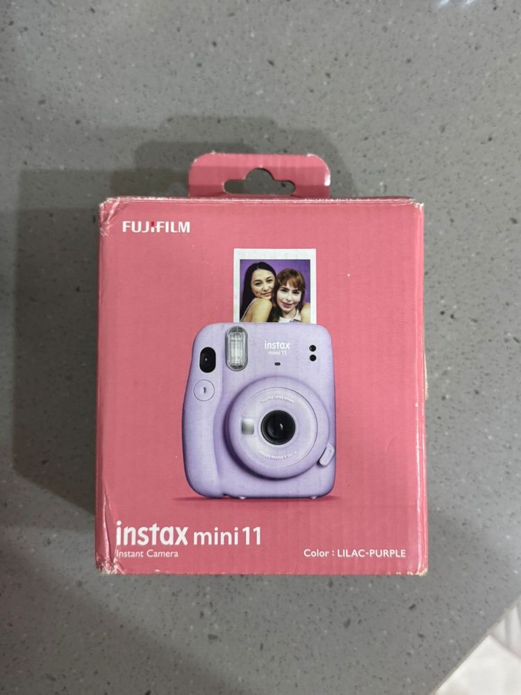 Продам instax mini 11. Есть торг