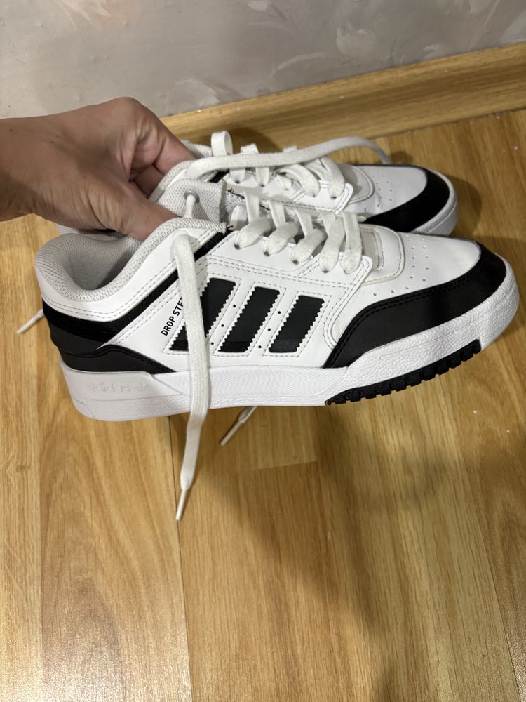 Adidas оргинални обувки  размер 38