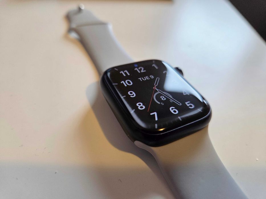 Apple Watch 8 41mm GPS cutie completa
