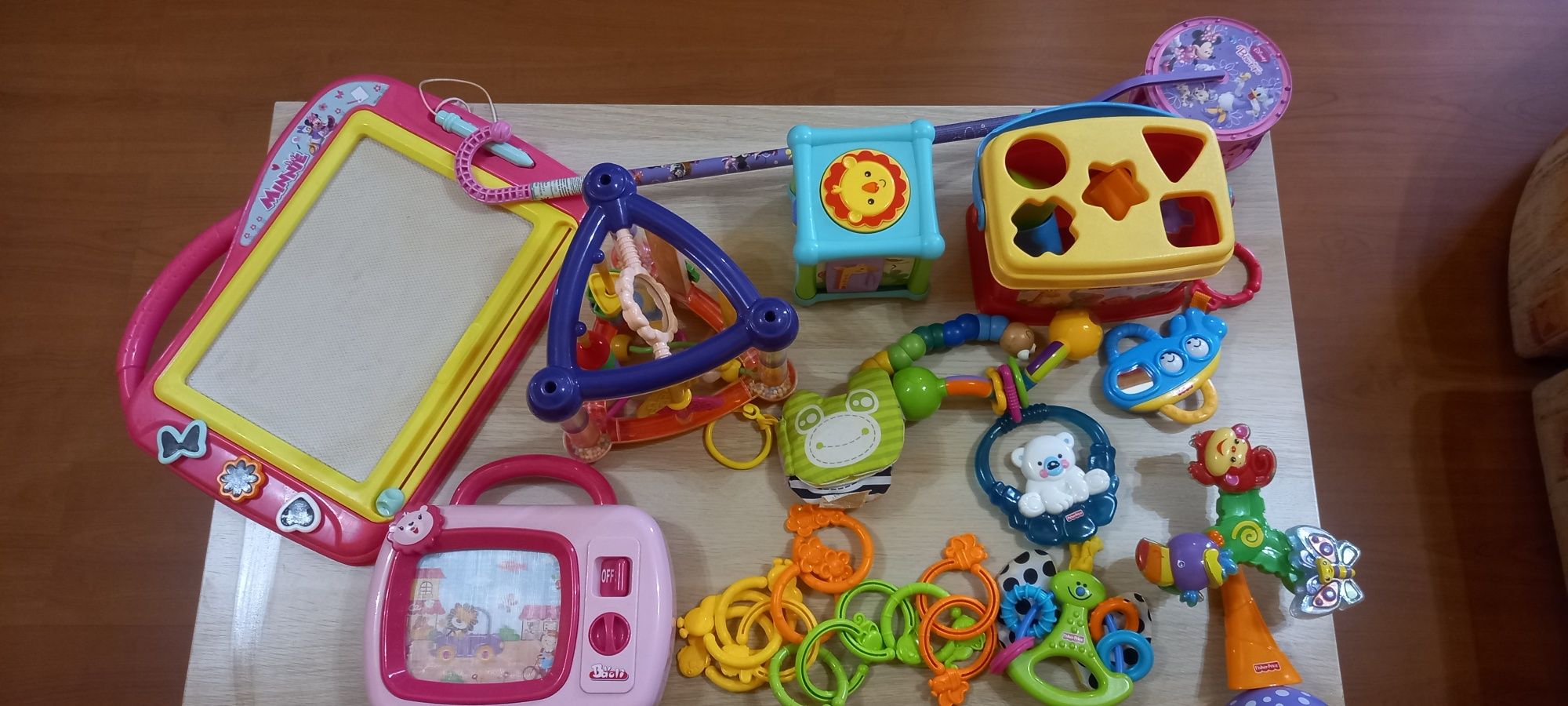 Бебешки играчки Fisher price и др.