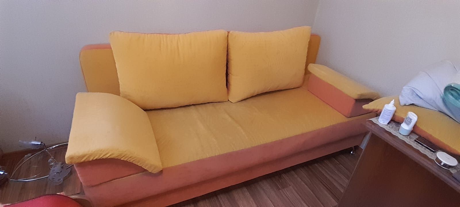 Продам диван в отличном состоянии