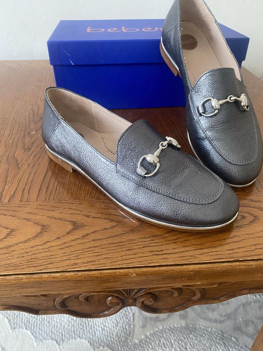 Лоферы кожаные новые продам