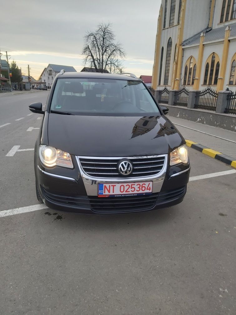 Vw touran , 1.9 tdi ,105 cp,an 2010