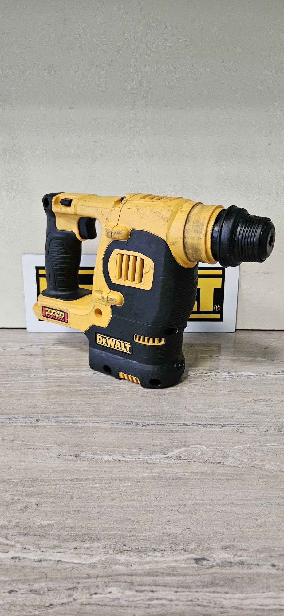 Dewalt Перфоратор DCH253 18V.