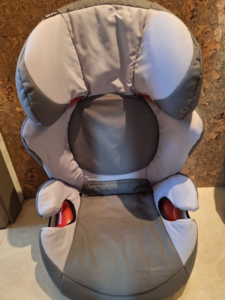 Столче за кола Maxi Cosi Rodifix 15-36кг isofix