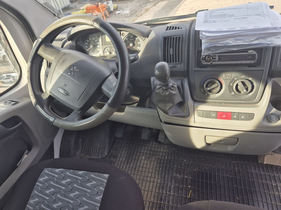 Товарен бус Peugeot boxer 2.2 HDI