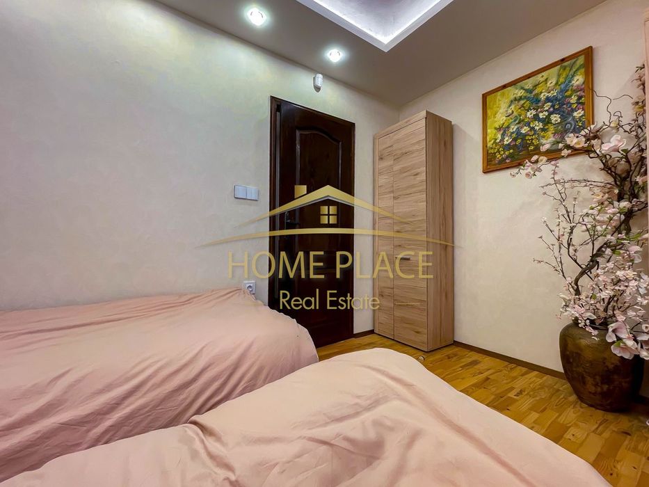 Дава се под наем Тристаен апартамент в Варна, Център - 100 кв.м за 1632 € - Снимка #7