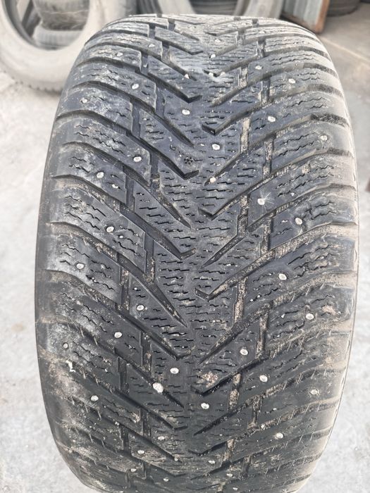 Продам зимнюю шипованную резину Кайен, Туарег