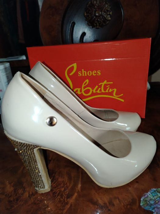 Женские туфельки