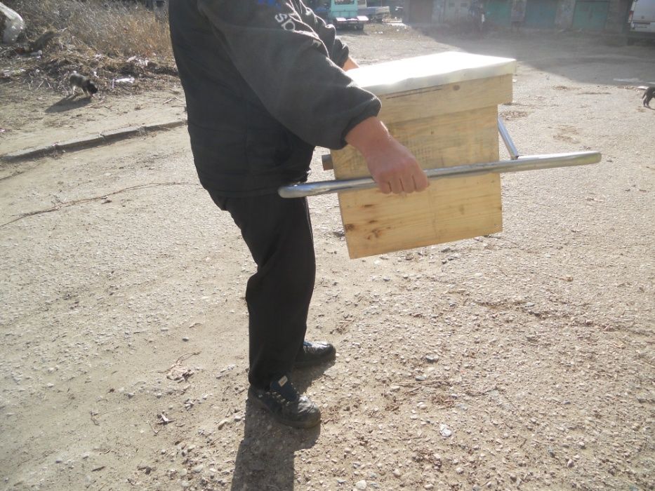 Щипка за носене на кошери