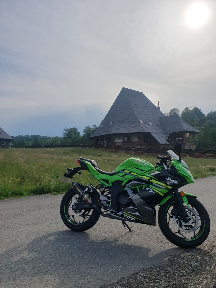 Motocicleta Kawasaki Ninja 125 2019 ABS [16 ani A1]