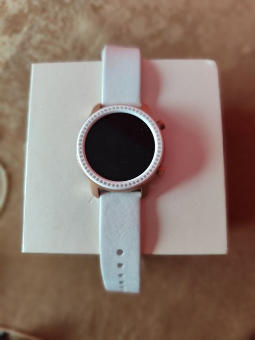 Часовника Xiaomi Amazfit GTR Gliter Edition SWAROVSKI 42mm