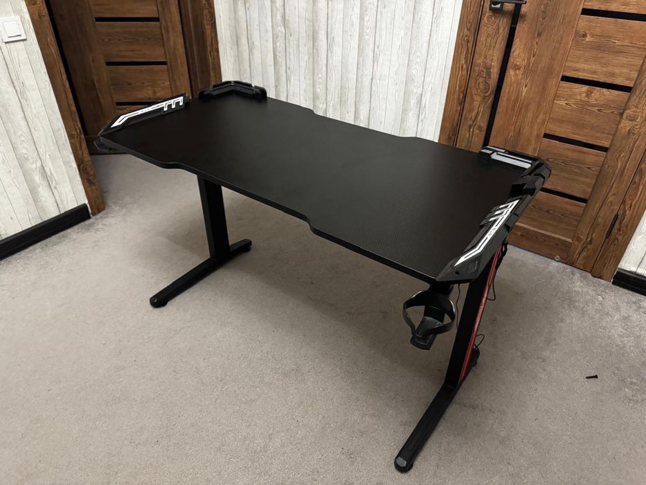 Продаю игровой стол