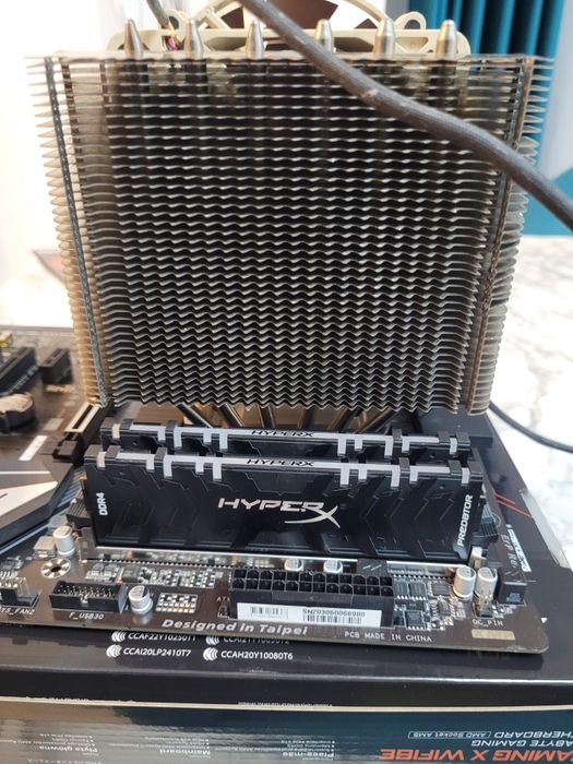 Vand placa de baza cu cpu i7 8700 cooler si rami