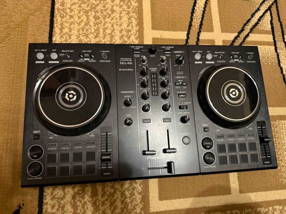 Диджейский контроллер, Pioner DDJ-400