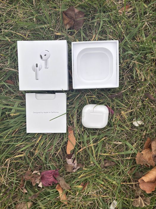 Airpods 4 слушалки