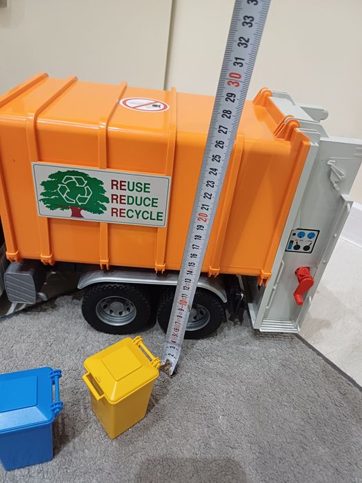 Играчка голям камион за боклук Bruder с две кофи