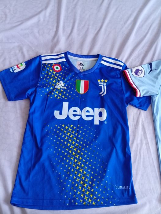 Tricouri de fotbal