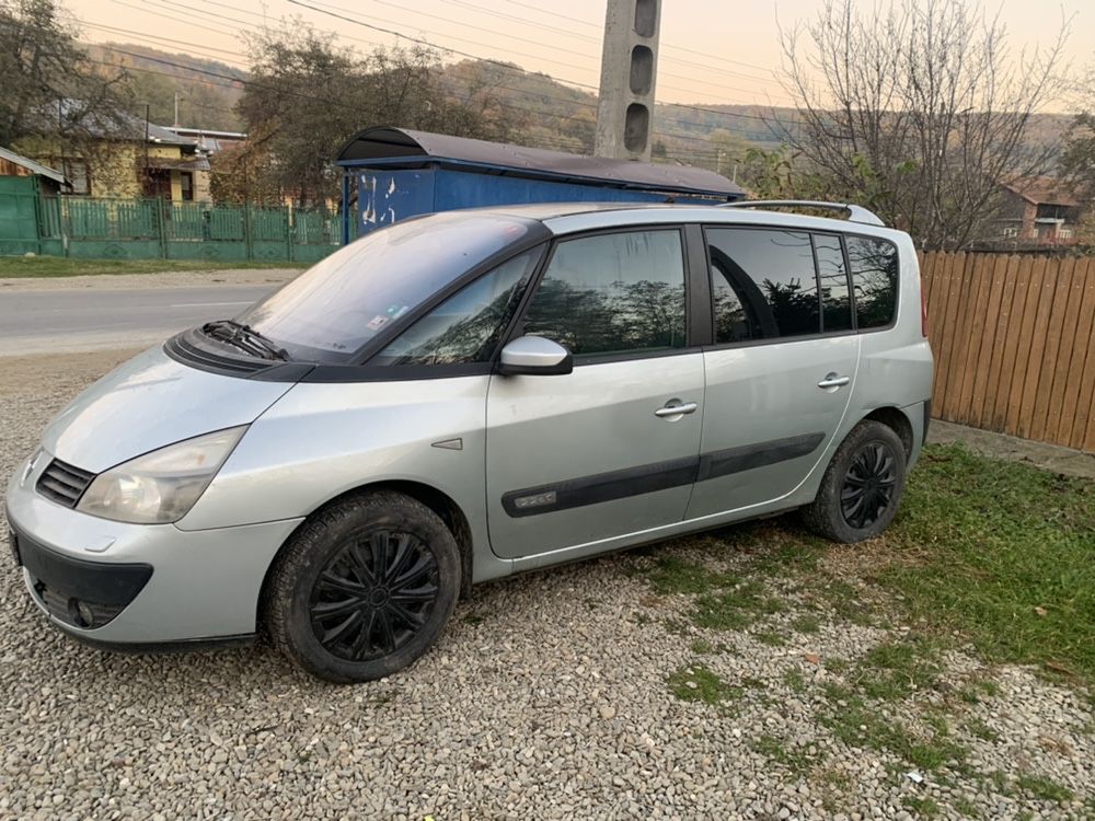 Dezmembrez Renault Espace 2.2 dci