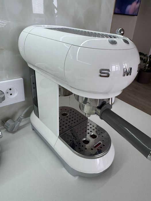 Кофеварка SMEG продам