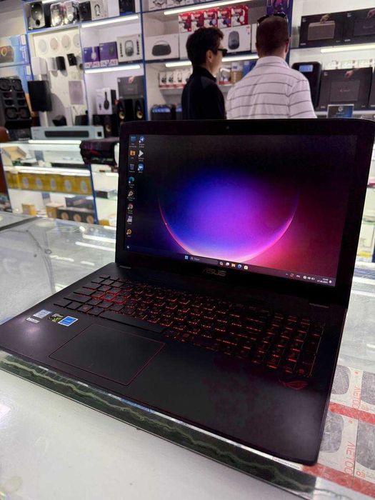 ASUS ROG RAM 16 GB ROM 1T Intel Core i7