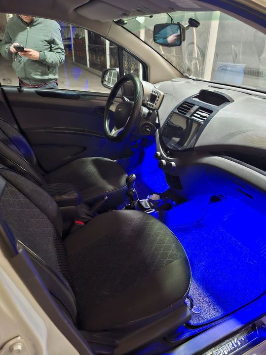 Спарк 2поз.сотилади