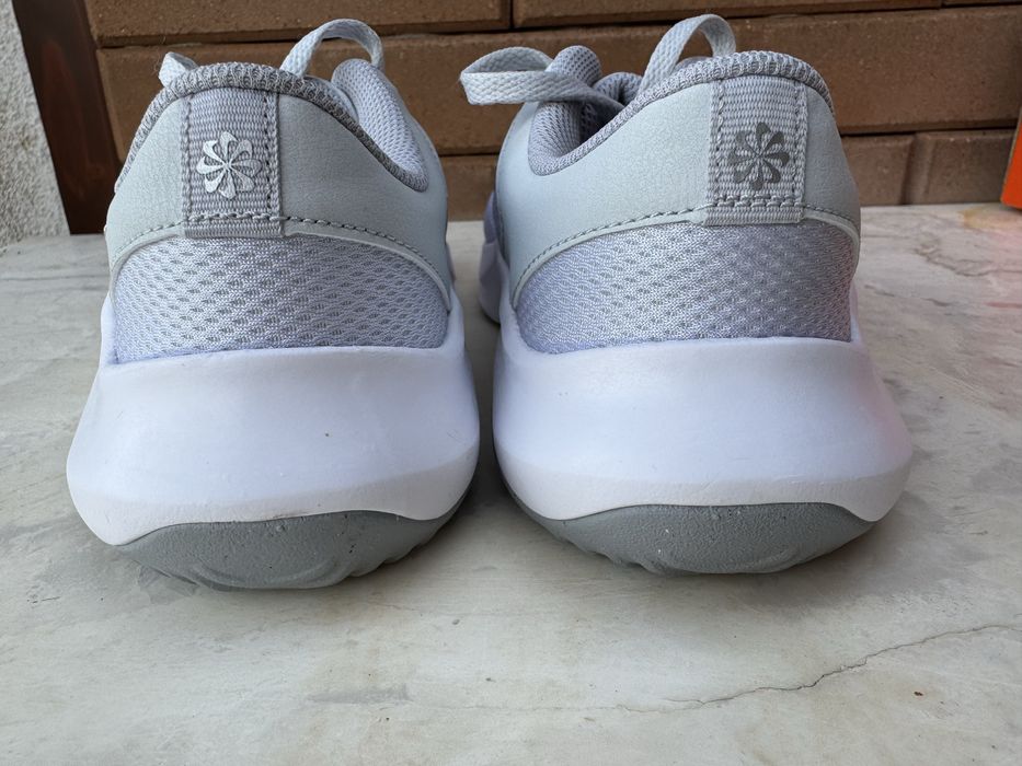 Nike Legend Essential  37,5