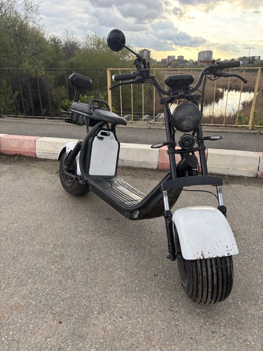 Scuter electric  vine cu 2 baterii detașabile