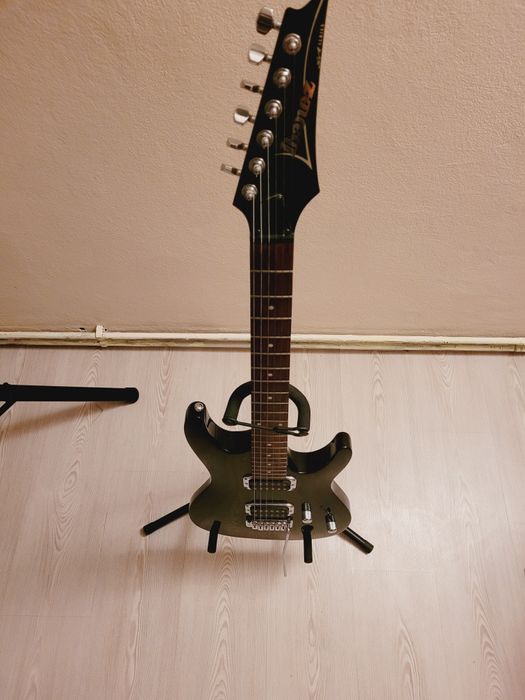 Vând chitară Ibanez