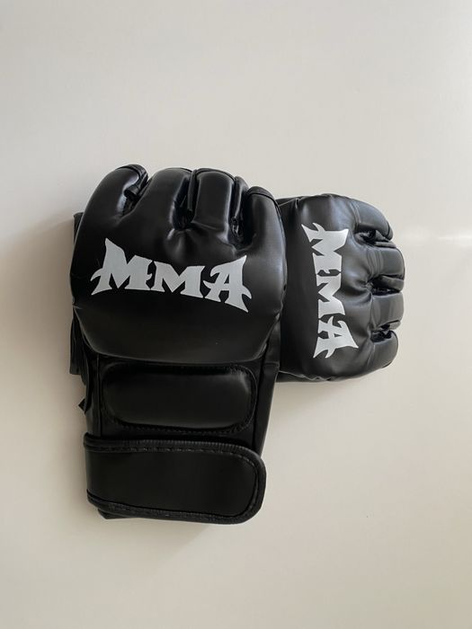 ММА ръкавици.